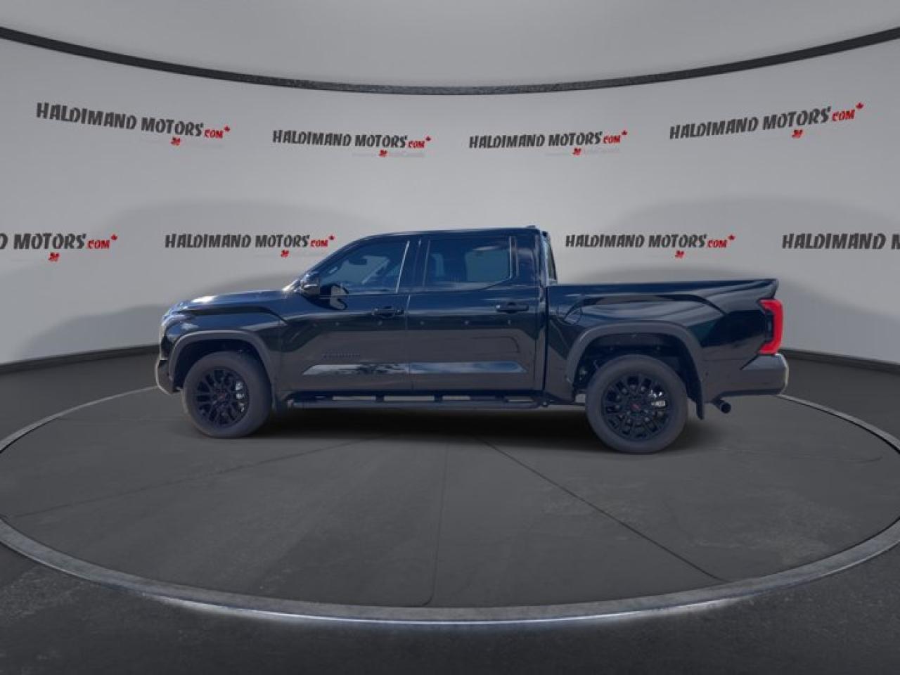 2025 Toyota Tundra Limited 4x4 Crew Photo4
