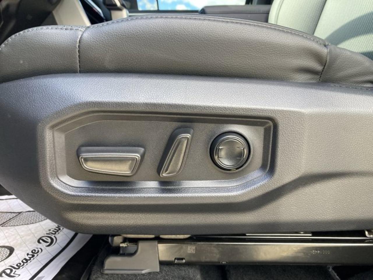 2025 Toyota Tundra Limited 4x4 Crew Photo