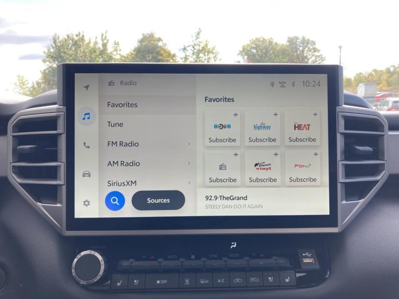 2025 Toyota Tundra Limited 4x4 Crew Photo