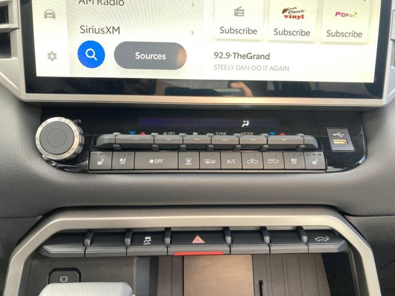 2025 Toyota Tundra Limited 4x4 Crew Photo