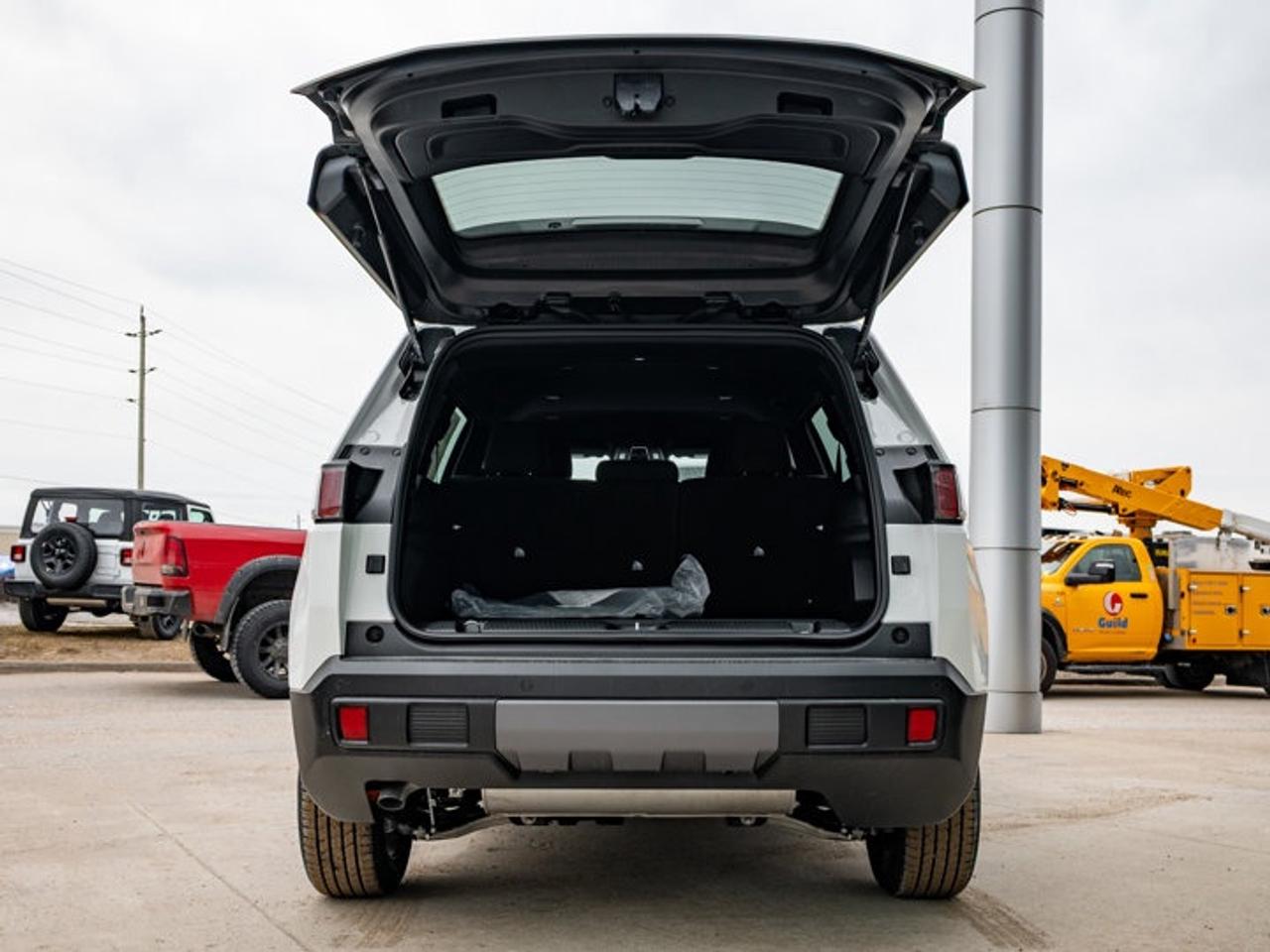 2026 Jeep Cherokee laredo Photo