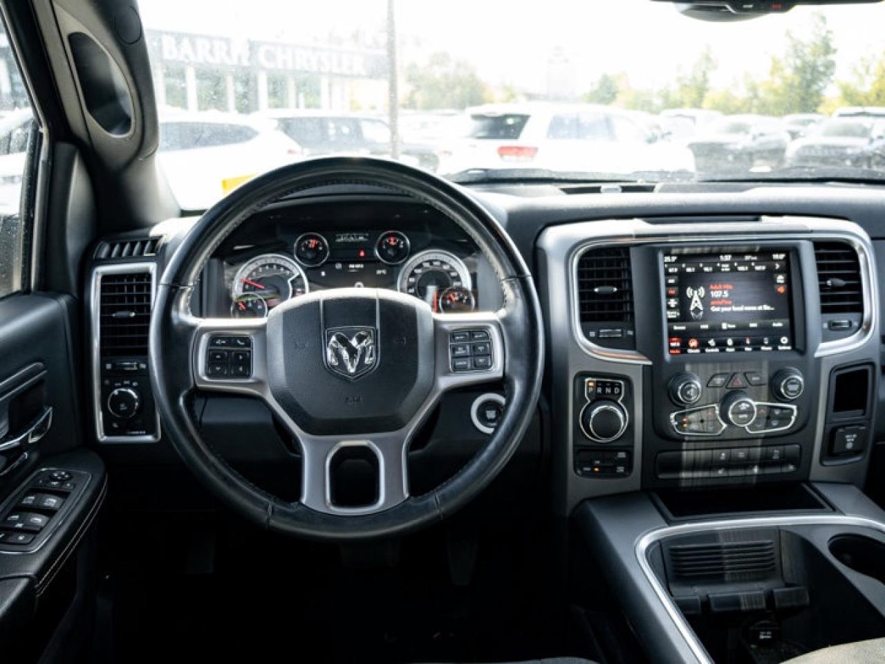 2022 RAM 1500 Classic WARLOCK Photo2