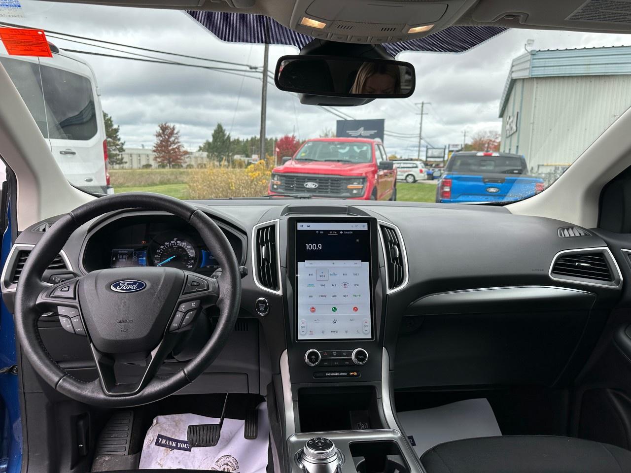 2022 Ford Edge SEL AWD Photo