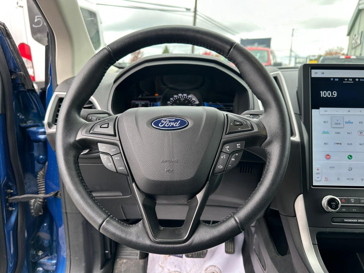 2022 Ford Edge SEL AWD Photo