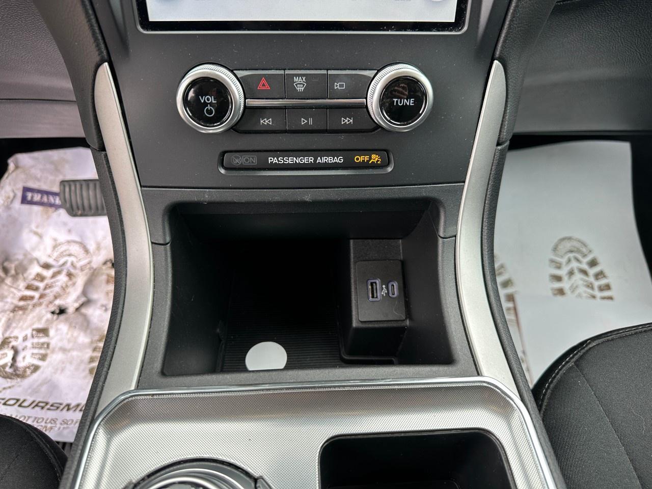 2022 Ford Edge SEL AWD Photo