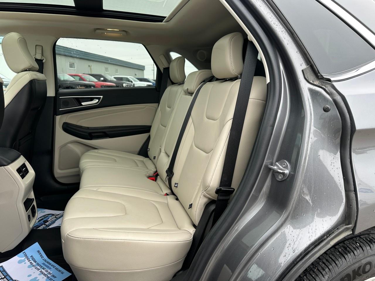 2021 Ford Edge Titanium AWD Photo