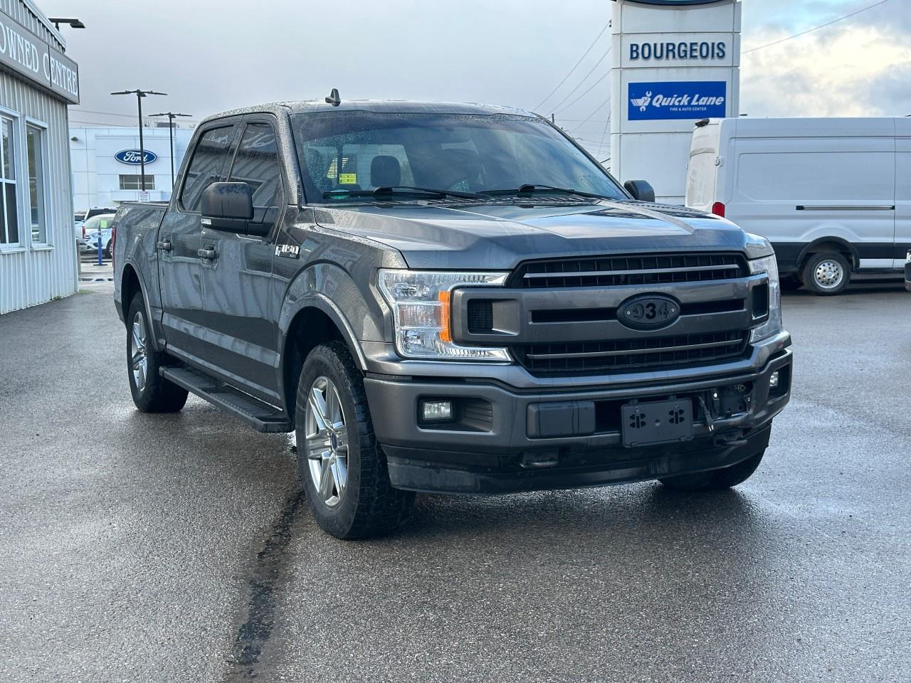 2018 Ford F-150 XLT 4WD SuperCrew 5.5' Box Photo3