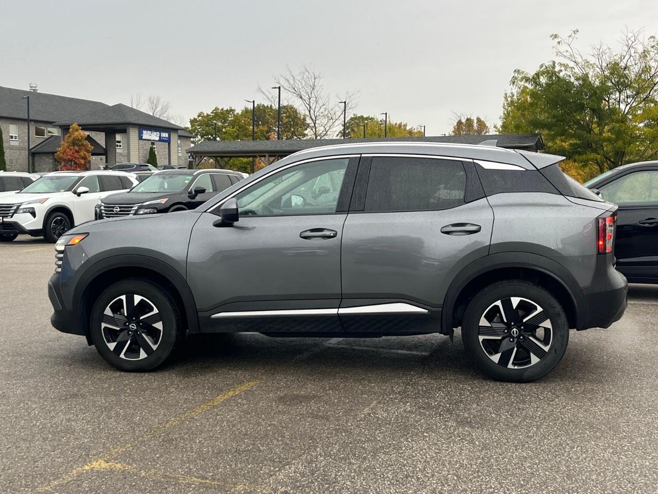 2025 Nissan Kicks SV AWD Photo4