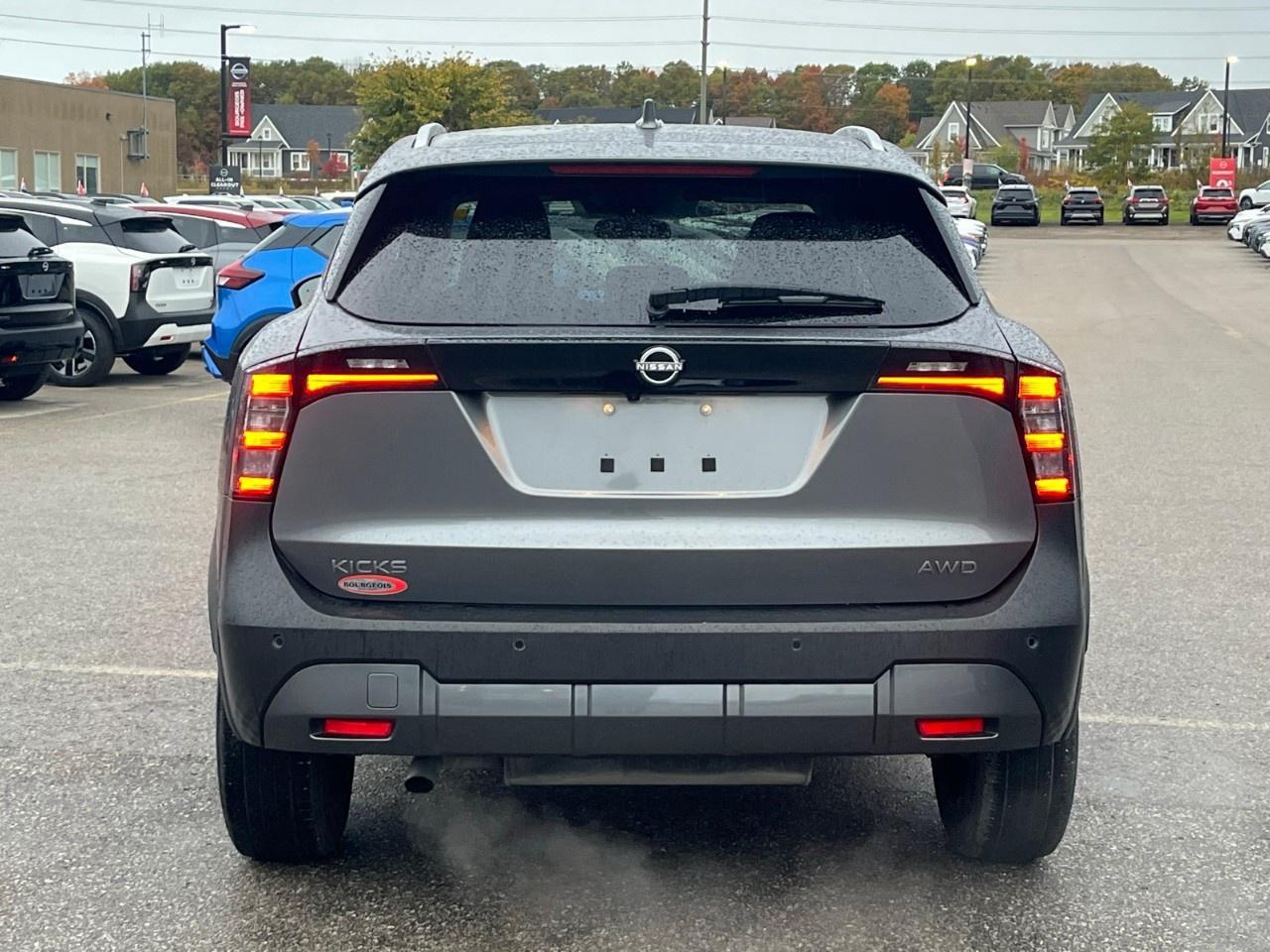 2025 Nissan Kicks SV AWD Photo