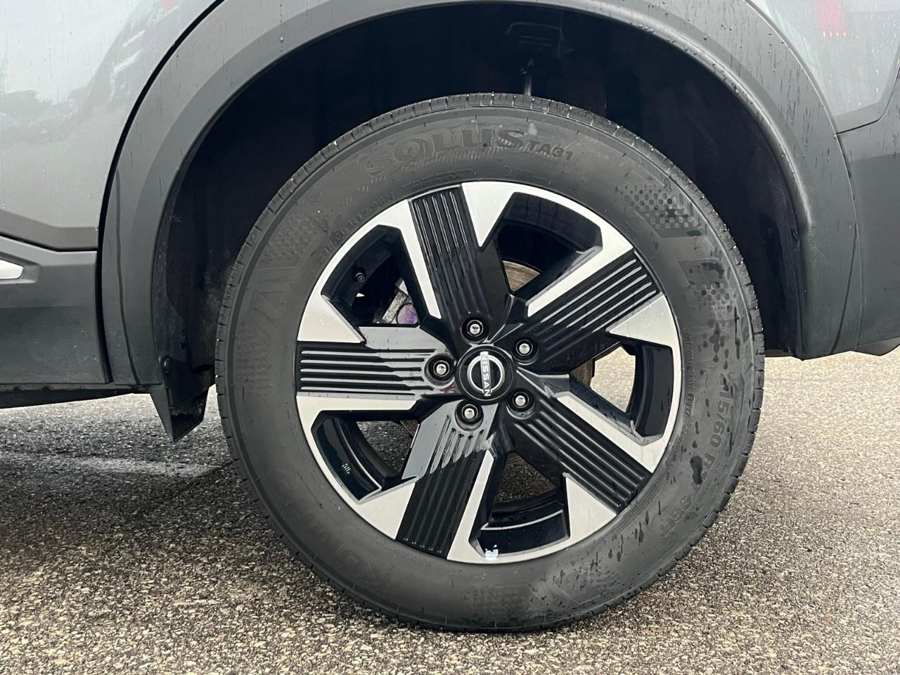 2025 Nissan Kicks SV AWD Photo