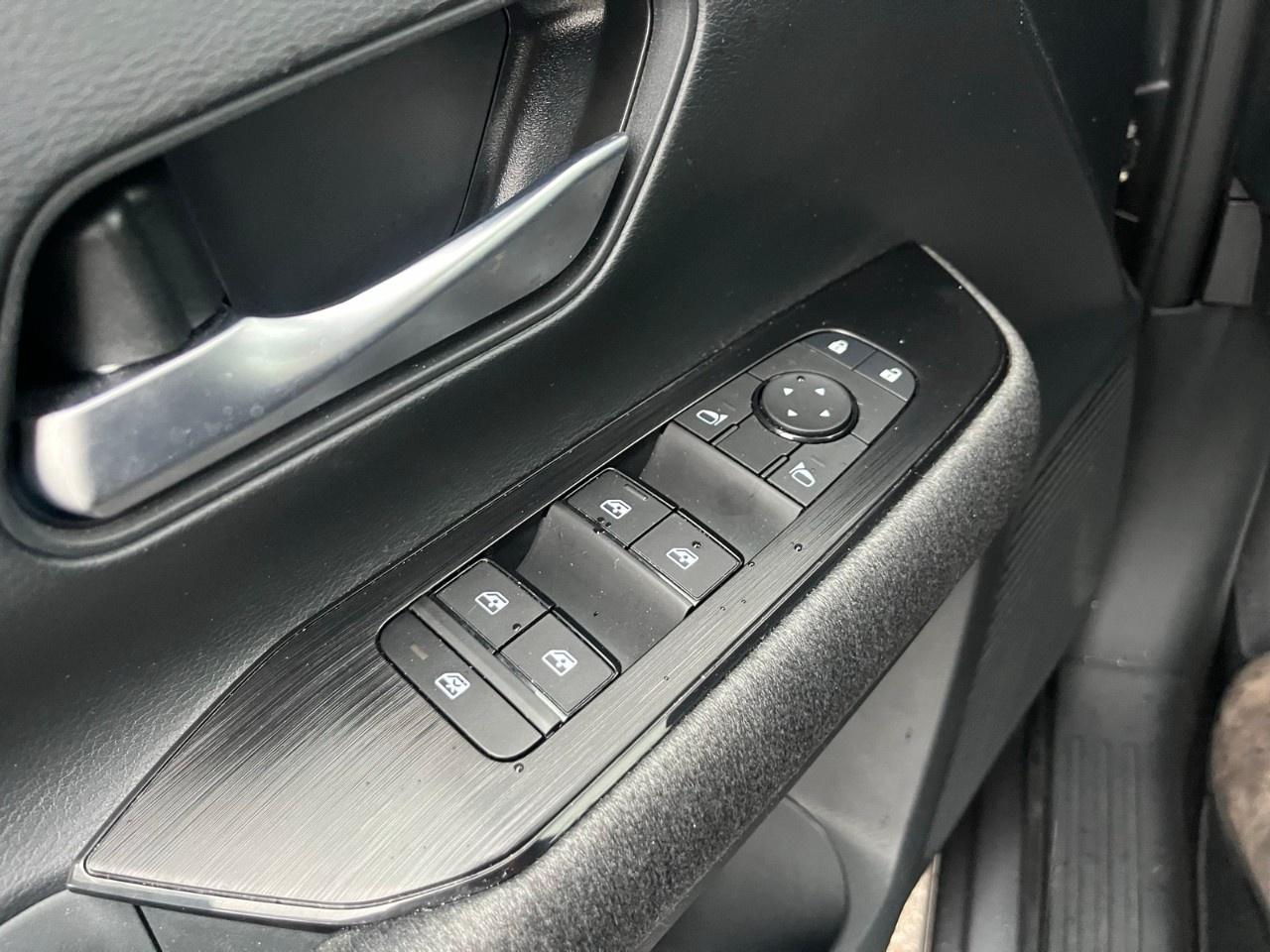 2025 Nissan Kicks SV AWD Photo