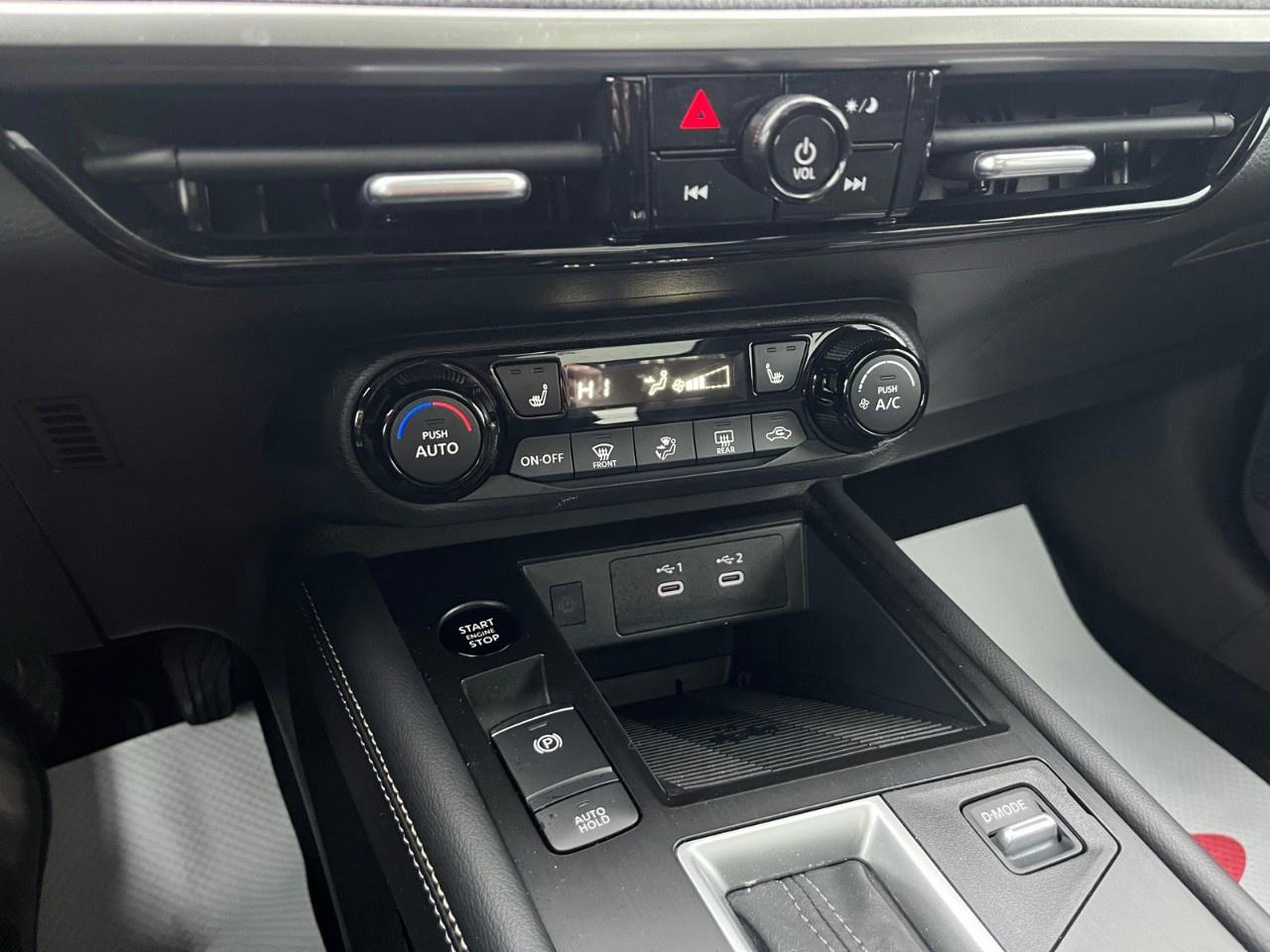 2025 Nissan Kicks SV AWD Photo