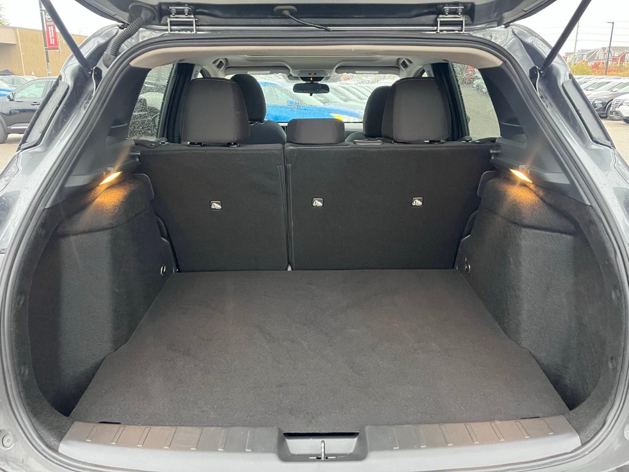 2025 Nissan Kicks SV AWD Photo