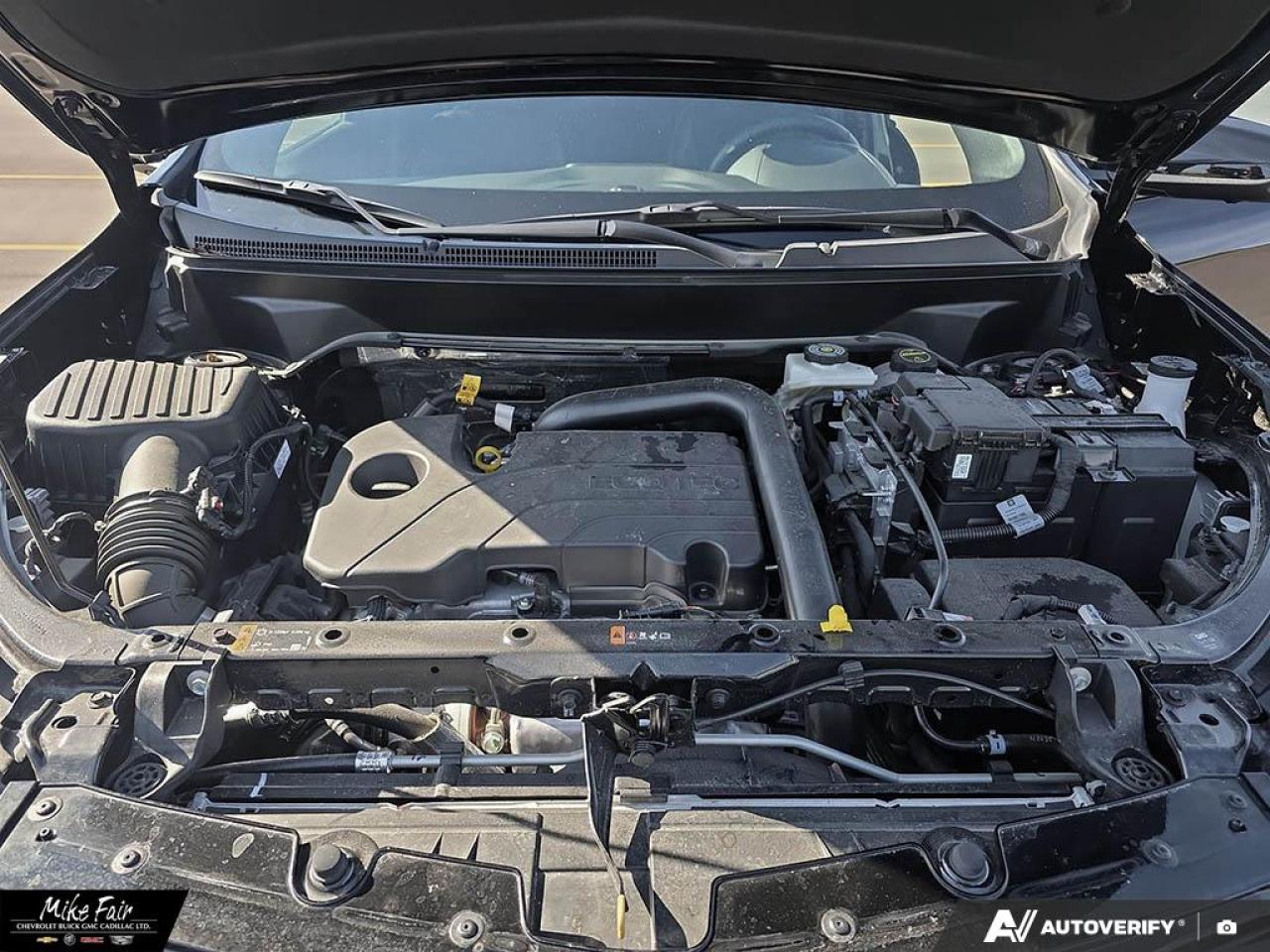 2024 Chevrolet Equinox RS AWD,power sunroof,heated front seats/steering wheel/outside mirrors,assist handle,HD surround vision Photo