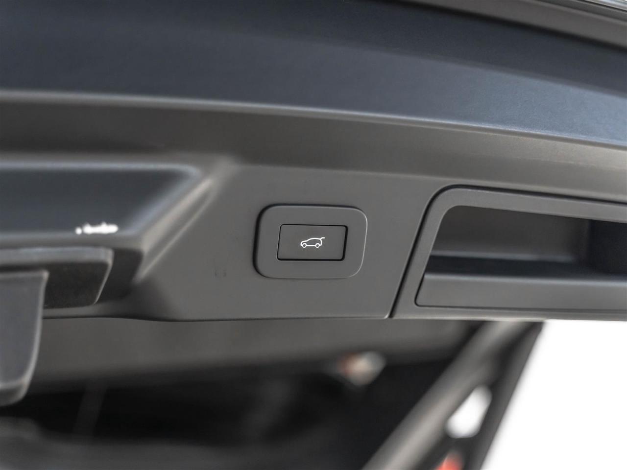 2023 Land Rover Range Rover Velar $399 BI WEEKLY $0 DOWN S|HEADS-UP|ADAPT CRUISE|MERIDIAN|BLINDSPOT|LOADED Photo