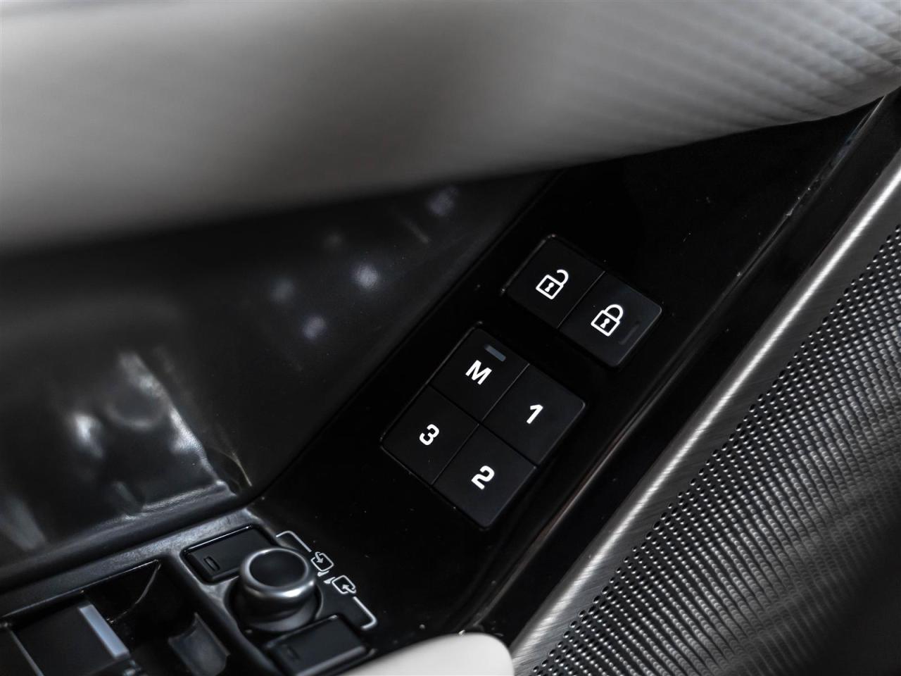 2023 Land Rover Range Rover Velar $399 BI WEEKLY $0 DOWN S|HEADS-UP|ADAPT CRUISE|MERIDIAN|BLINDSPOT|LOADED Photo