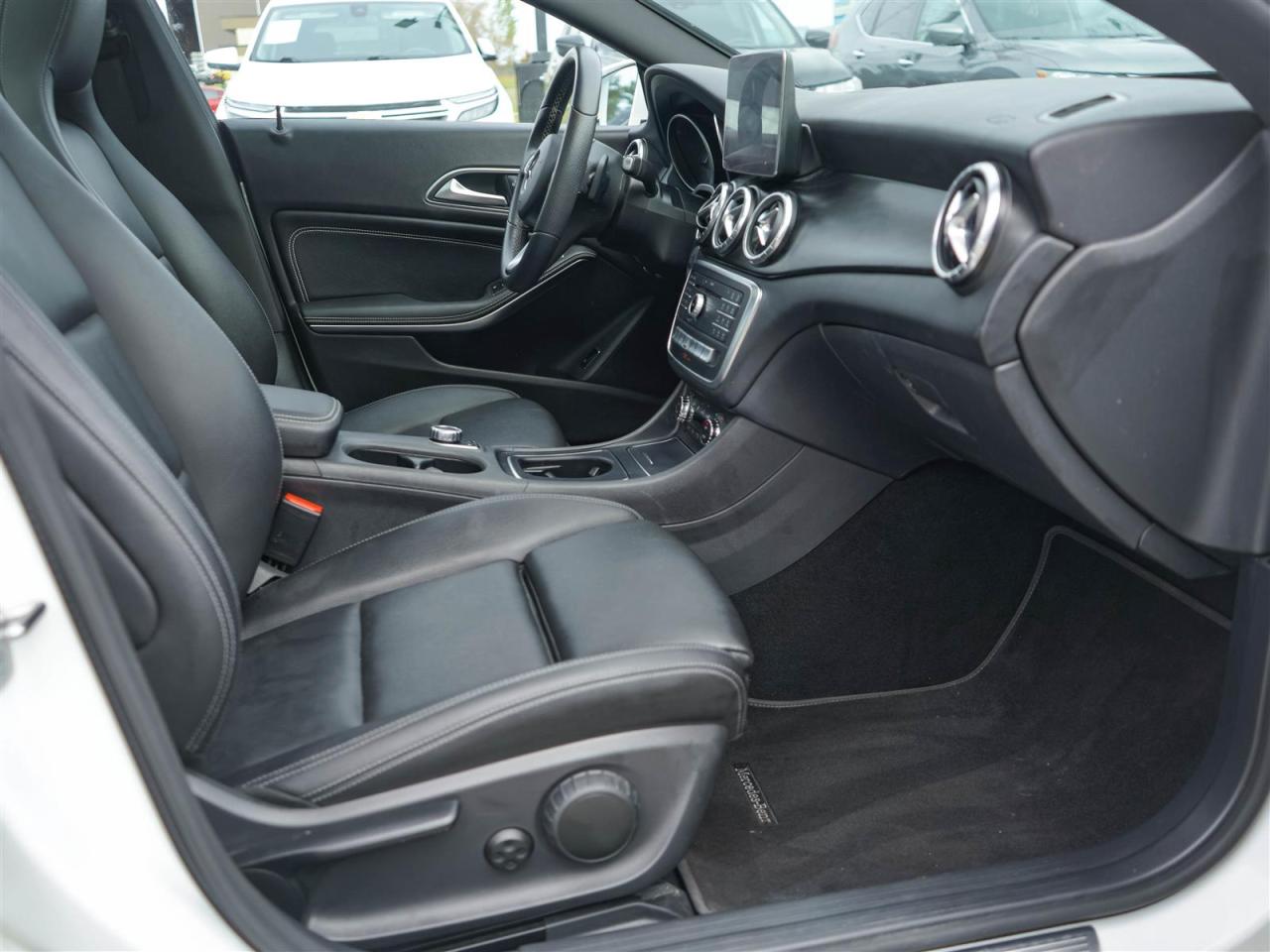 2018 Mercedes-Benz CLA250 CLA 250 4MATIC | SUNROOF | NAV | NO ACCIDENTS Photo