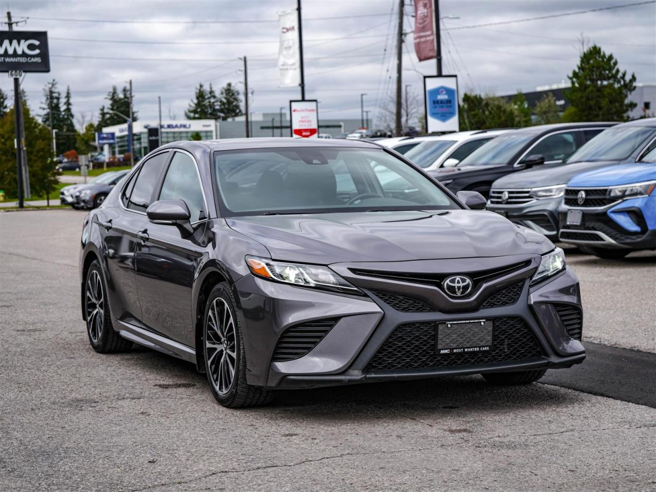 2019 Toyota Camry SE | UPGRADE | SUNROOF | LTHR | BLIND SPOT Photo