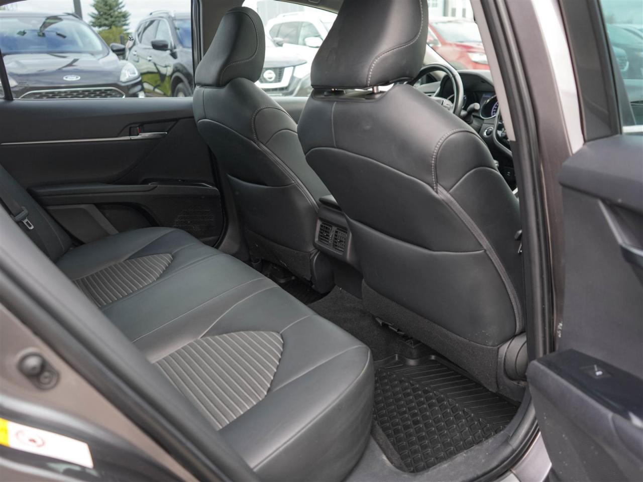 2019 Toyota Camry SE | UPGRADE | SUNROOF | LTHR | BLIND SPOT Photo