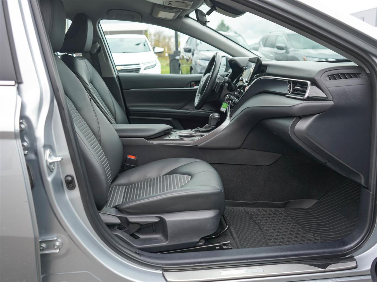 2023 Toyota Camry SE | NO ACCIDENTS | LEATHER | APP CONNECT Photo