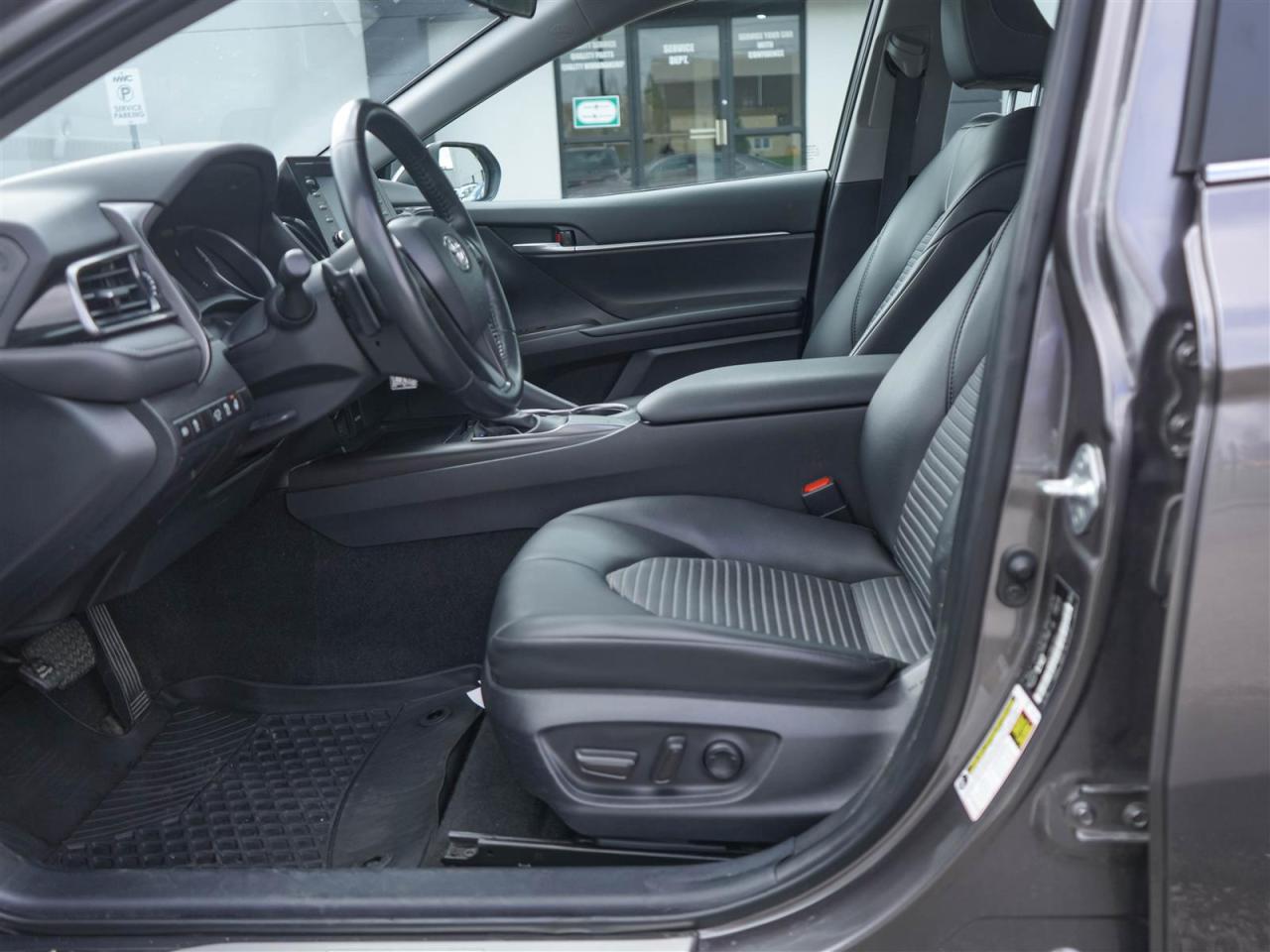 2023 Toyota Camry SE | NO ACCIDENTS | LEATHER | APP CONNECT Photo