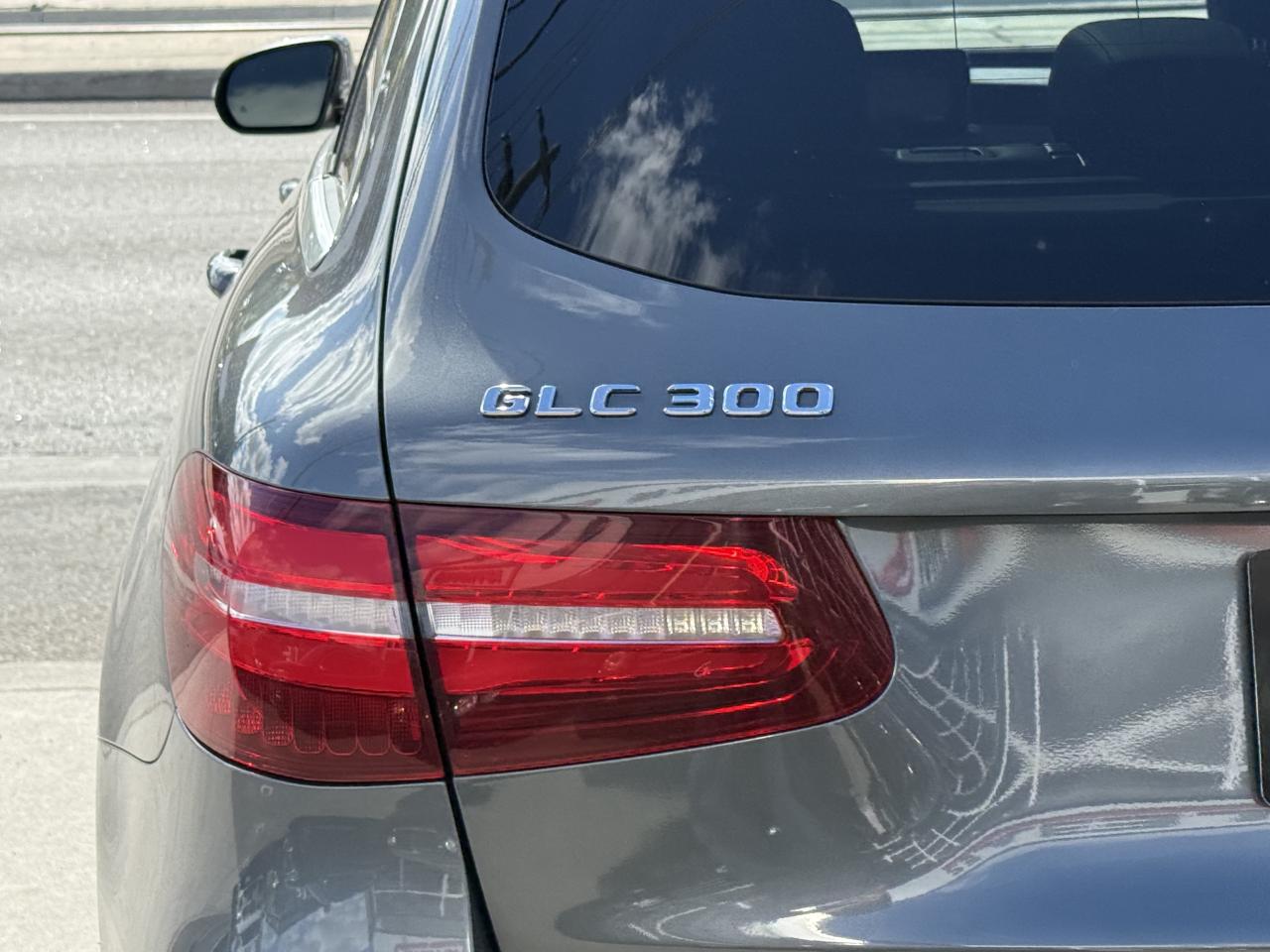 2017 Mercedes-Benz GLC-Class 300 //AMG SPORT | PANO | LOADED Photo