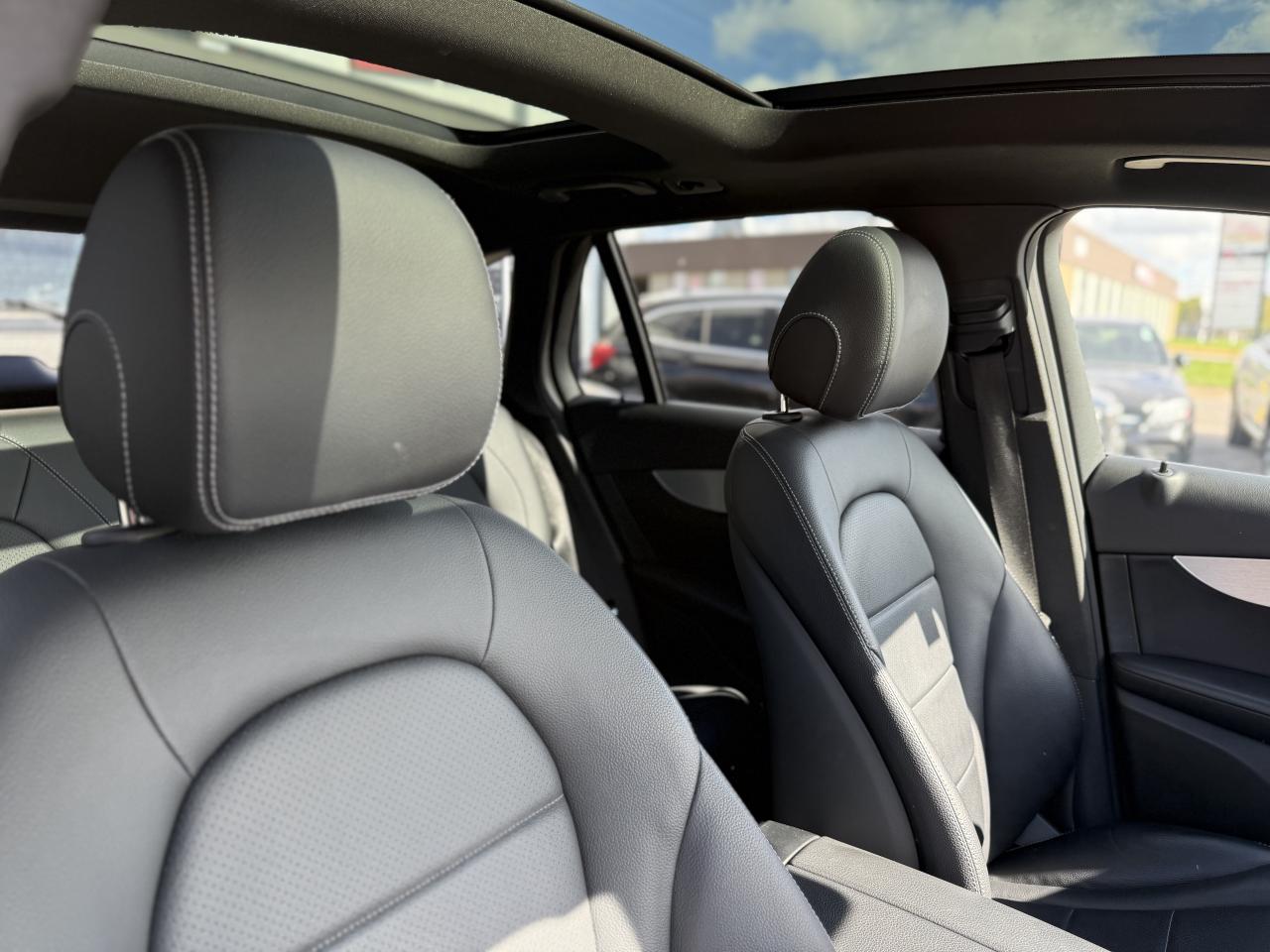 2017 Mercedes-Benz GLC-Class 300 //AMG SPORT | PANO | LOADED Photo