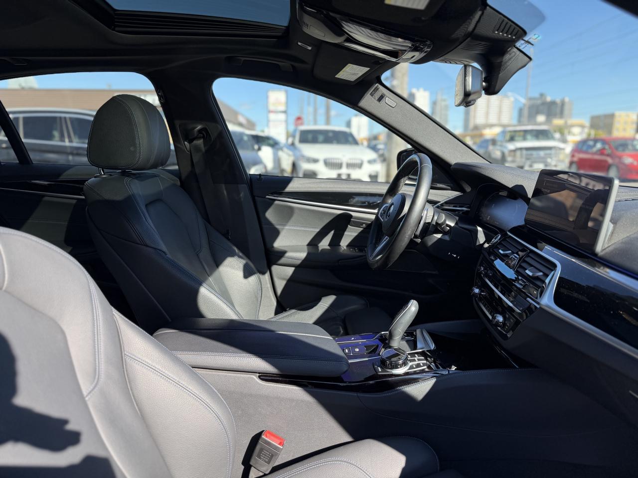 2022 BMW 5 Series 540i //M SPORT | HUD | R/S | PANO | HARMAN KARDON Photo