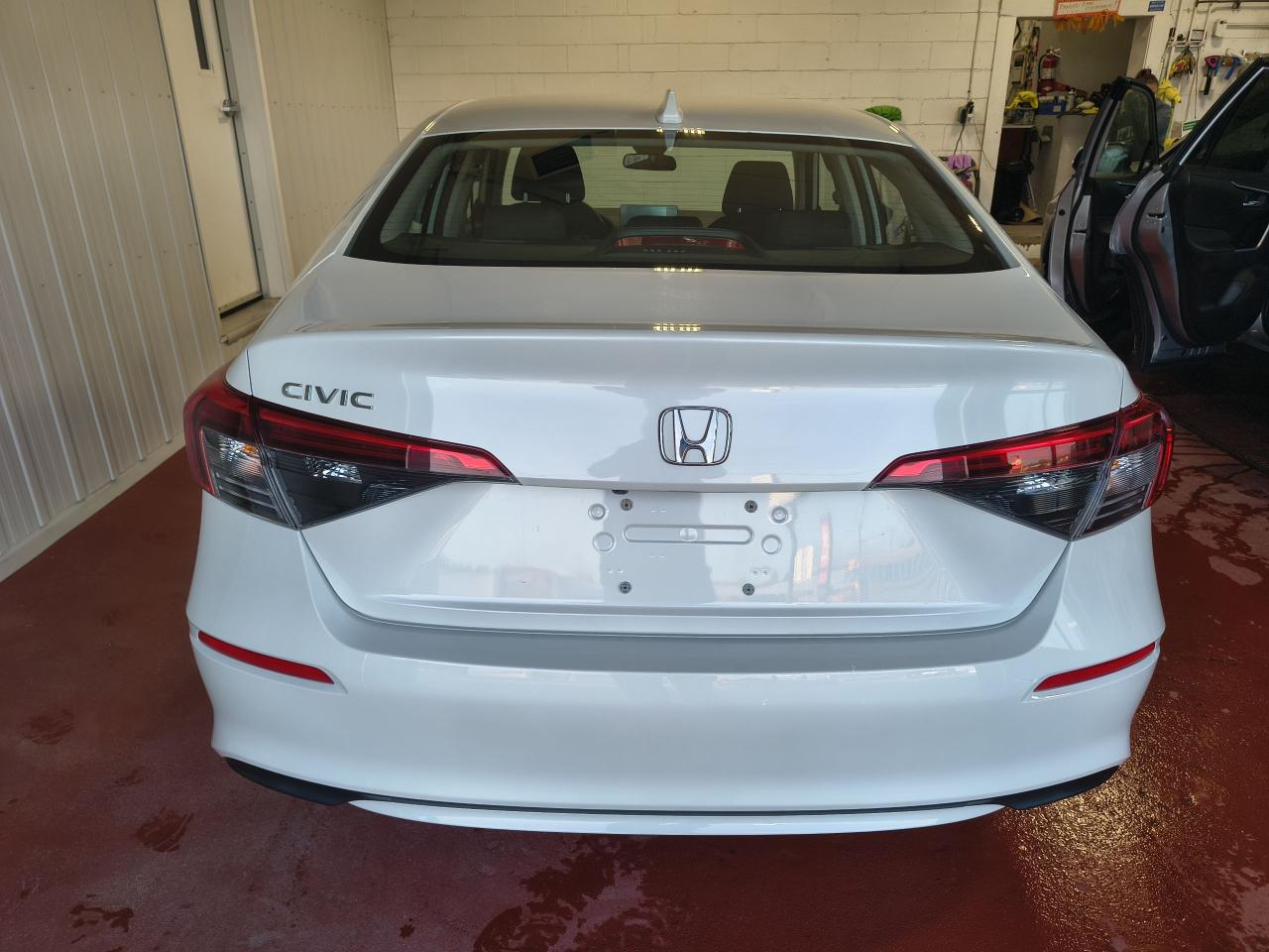 2022 Honda Civic LX CVT Photo0