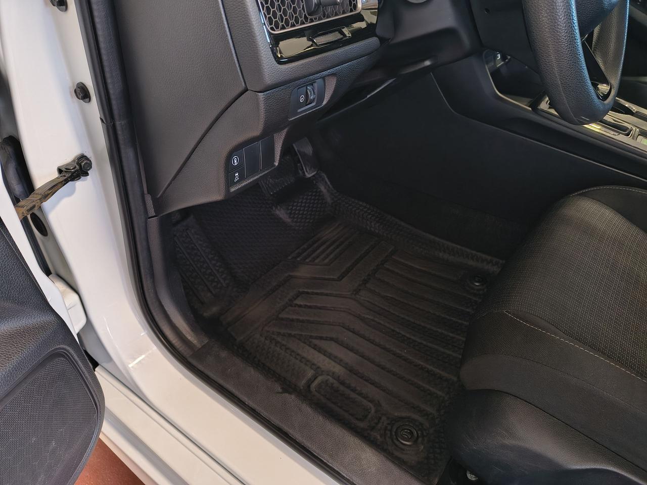 2022 Honda Civic LX CVT Photo0