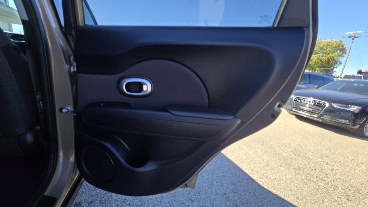 2016 Kia Soul LX - Photo #21