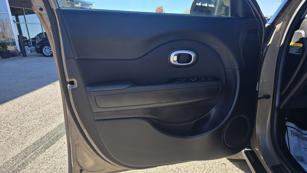 2016 Kia Soul LX - Photo #20