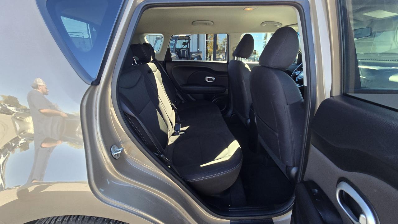 2016 Kia Soul LX - Photo #13