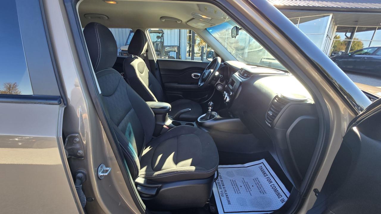2016 Kia Soul LX - Photo #12