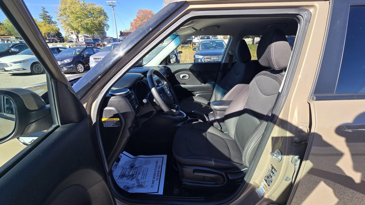 2016 Kia Soul LX - Photo #18