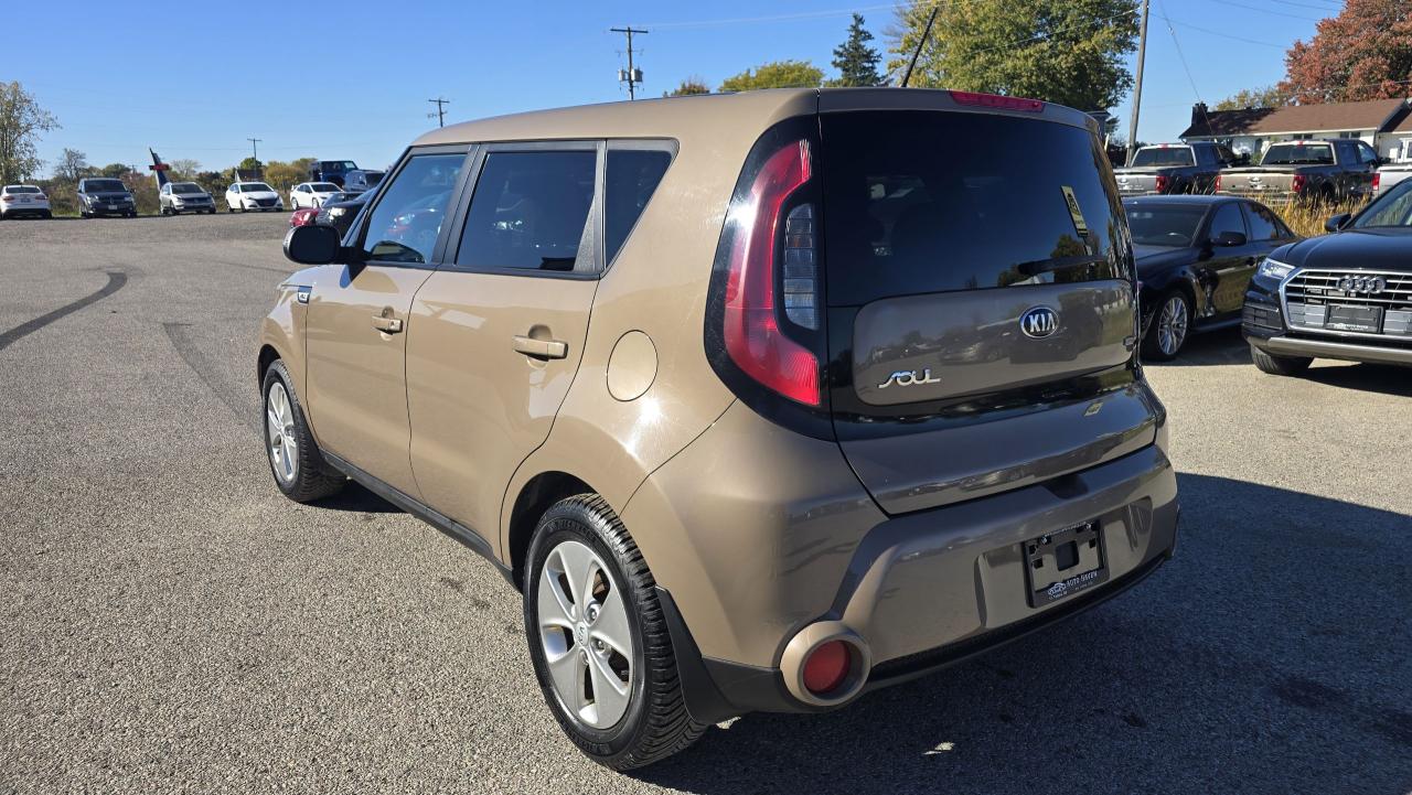2016 Kia Soul LX - Photo #3