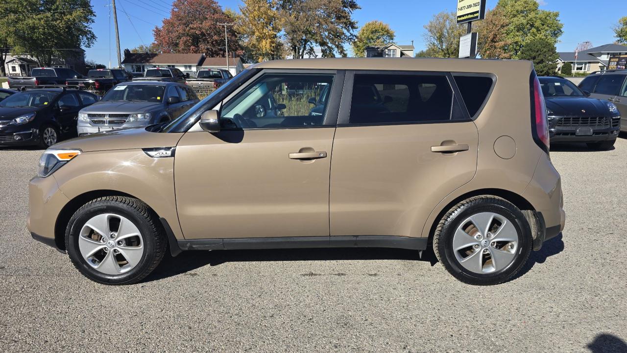 2016 Kia Soul LX - Photo #2