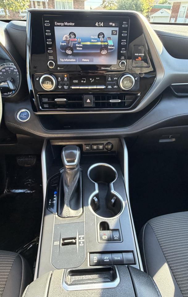 2020 Toyota Highlander Hybrid LE AWD - Photo #18