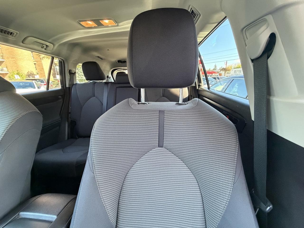 2020 Toyota Highlander Hybrid LE AWD - Photo #26