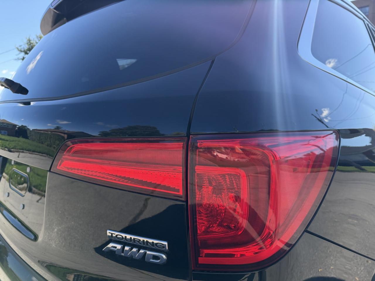 2018 Honda Pilot Touring 4WD - Photo #7