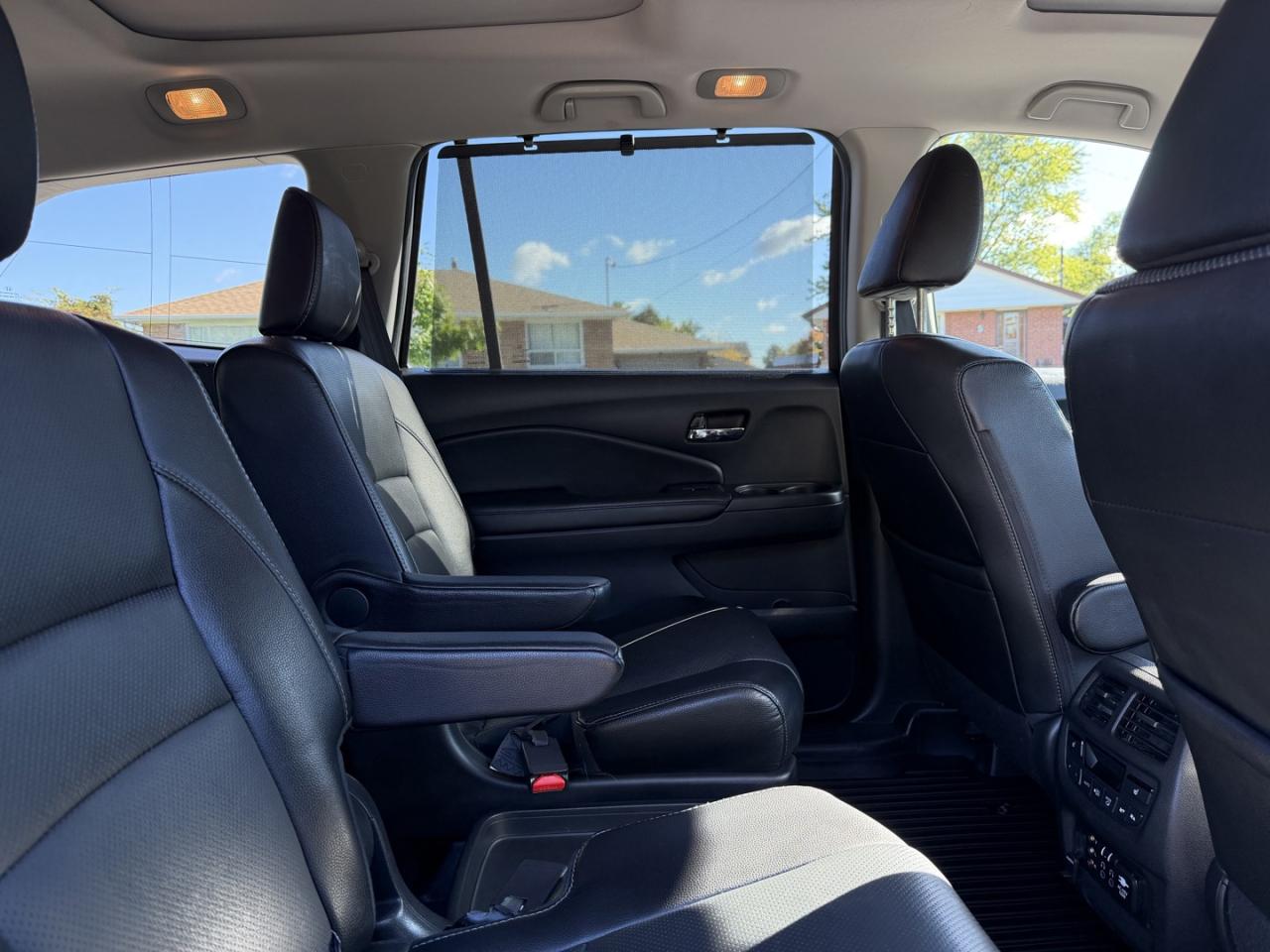 2018 Honda Pilot Touring 4WD - Photo #10