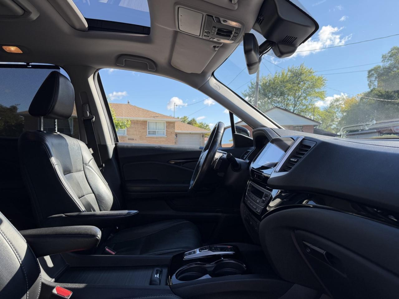2018 Honda Pilot Touring 4WD - Photo #11
