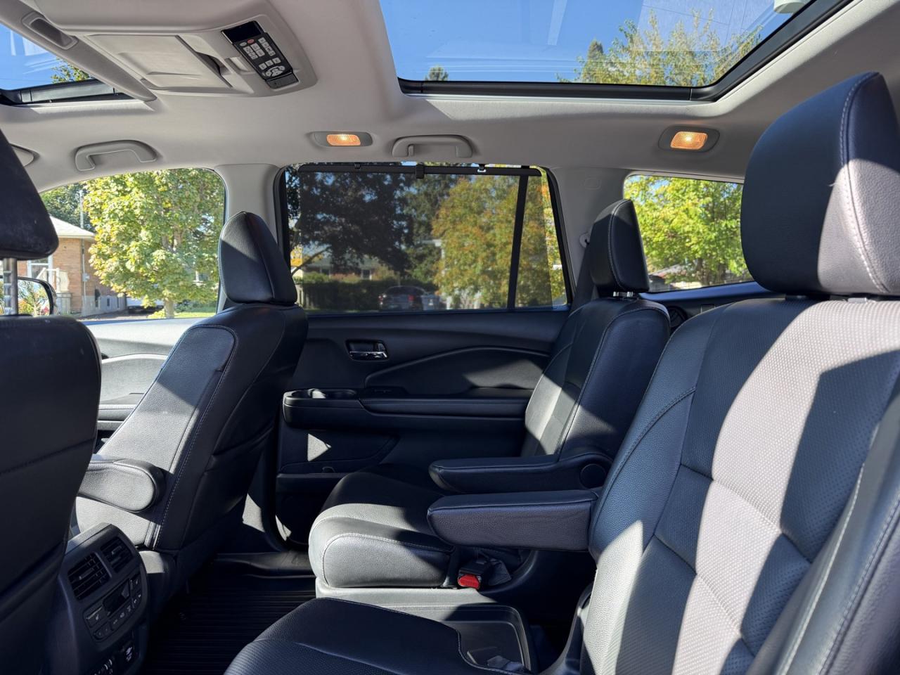 2018 Honda Pilot Touring 4WD - Photo #13