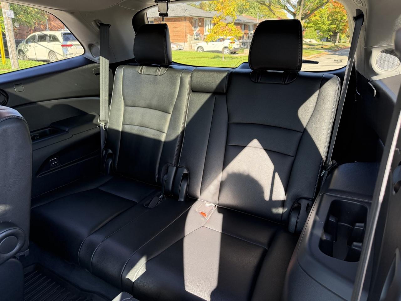 2018 Honda Pilot Touring 4WD - Photo #14