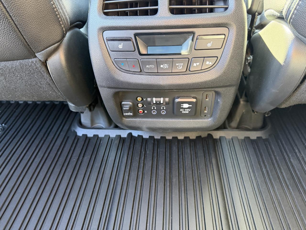 2018 Honda Pilot Touring 4WD - Photo #15