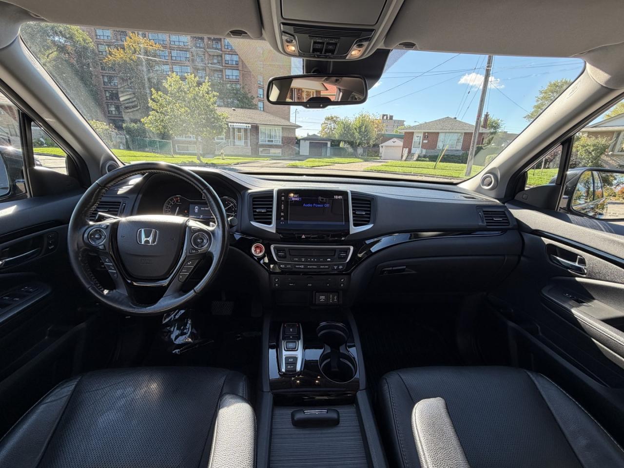 2018 Honda Pilot Touring 4WD - Photo #16