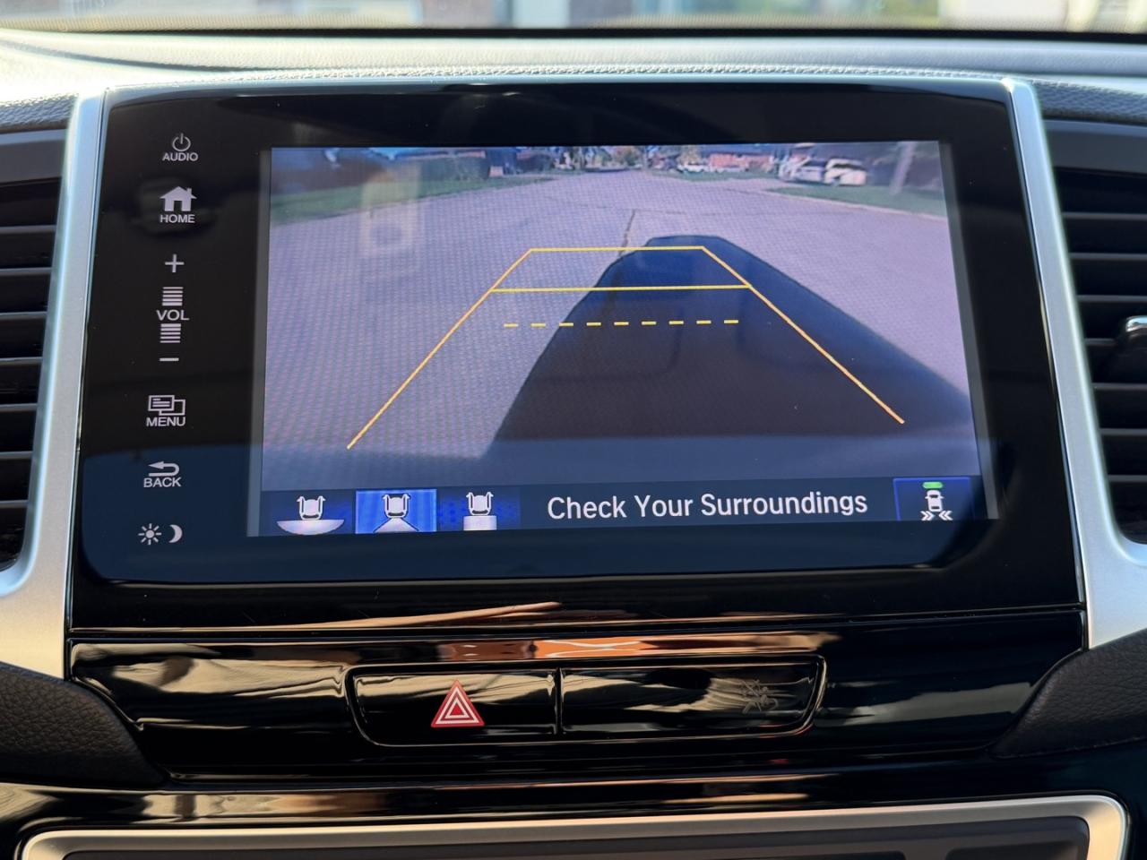 2018 Honda Pilot Touring 4WD - Photo #20
