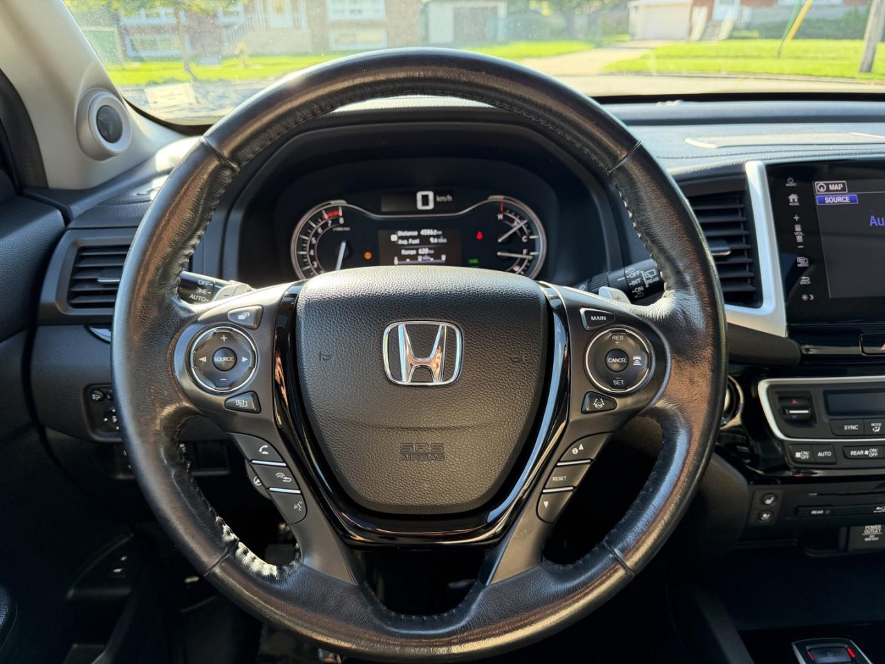 2018 Honda Pilot Touring 4WD - Photo #18
