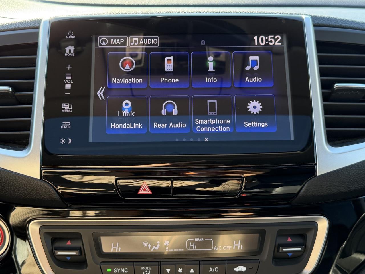 2018 Honda Pilot Touring 4WD - Photo #21