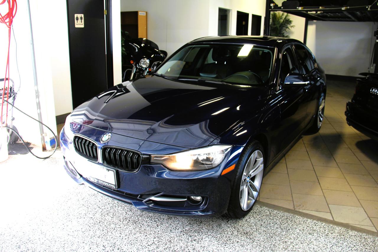 2014 BMW 3 Series 320i xDrive - Photo #2